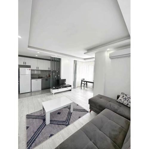 Sunny Escape, Just 400m from the Beach