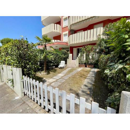 Sunny family apartment with pool near the beach