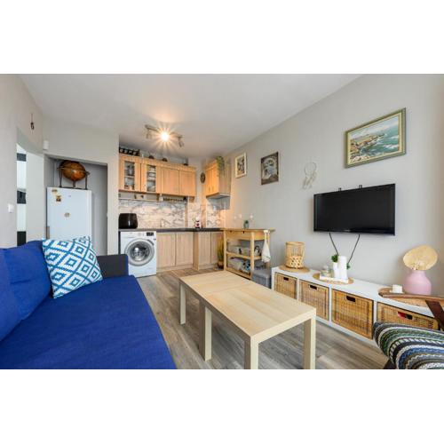 Sunny Flat-4 People-Delta Mall-Private Parking Space