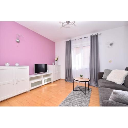 Sunny Garden Šibenik, cozy apartment near old town