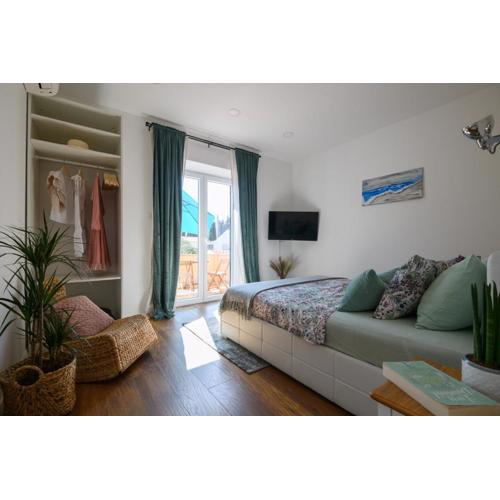 Sunny Getaway Apartments