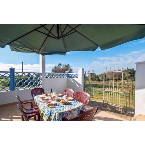 Sunny Haven Villa In Torre Lapillo