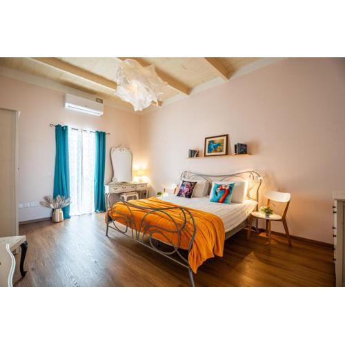Sunny Lodging