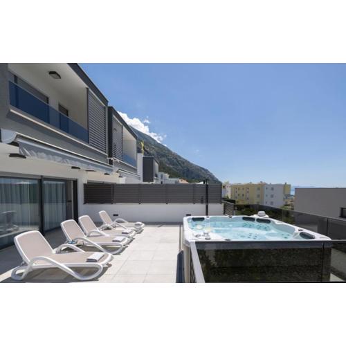 Sunny Lux Villa 3 in Makarska by Villas Guide