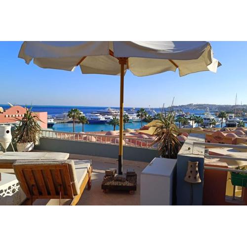 Sunny Sea View Studio Marina on private roof