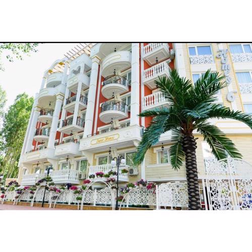 Sunny studio in Sweet Home Complex