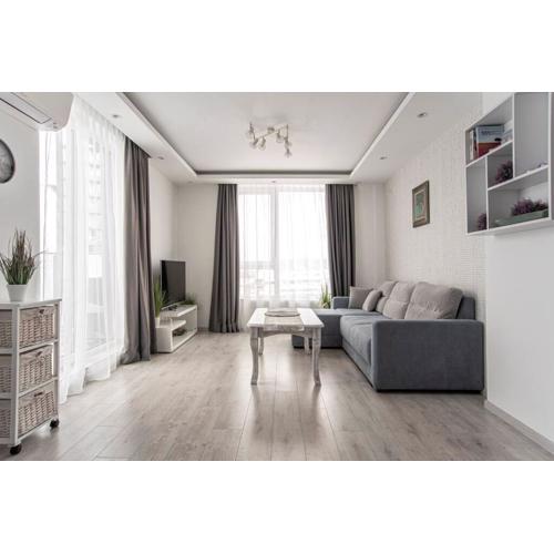 Sunny & Stylish Brand new 2bdr Apartment + Parking