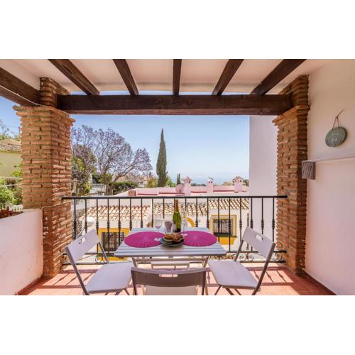Sunny Tranquility With Pool - Happy Rentals