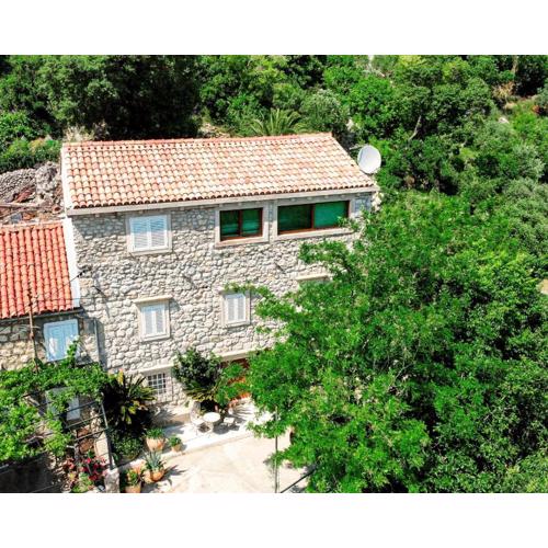 Sunny Villa, With Pool, BBQ, View, Parking