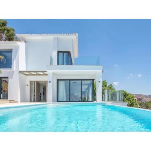 Sunrise villa marbella 7bedrooms by Lodgerstrip budget holidays