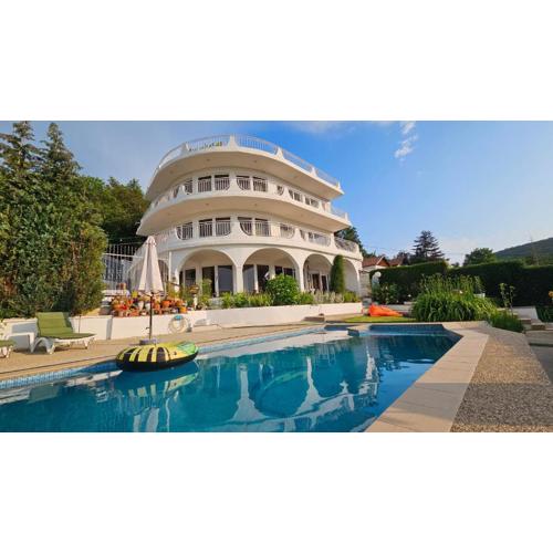 Sunrise Villa