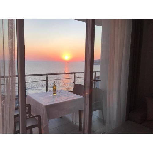 SUNSET APARTMENT