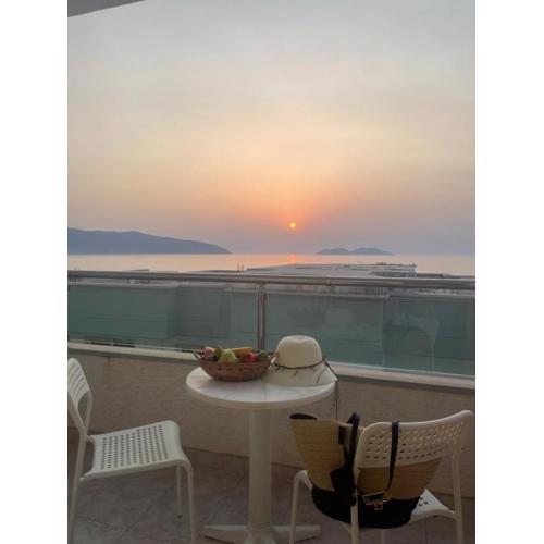 SUNSET APARTMENT