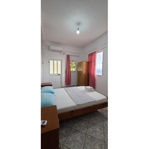 Sunset Boulevard Rooms