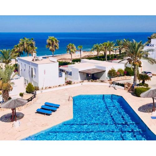 Sunset Deluxe Villa and Studios