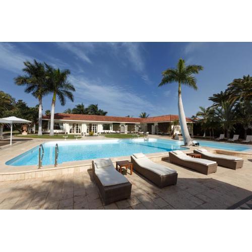 Sunset Luxe Retreat