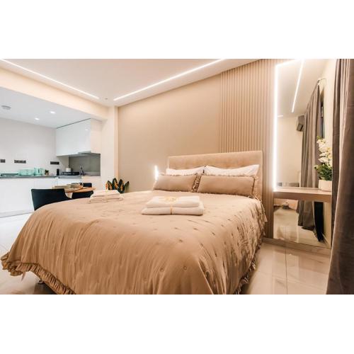 Sunset luxury studio by the sea