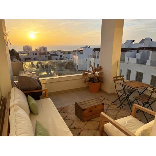 Sunset Ocean View Apartment mit Parking