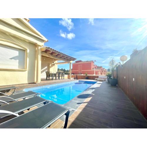 Sunset Pool Villa