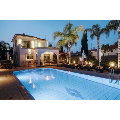 Sunset Villa private complex heated pool