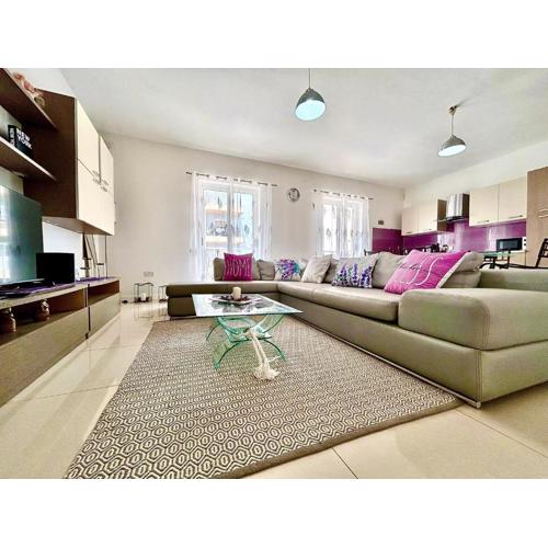 Sunshine Flats Cosy 2 BD Apartment in Saint Paul\