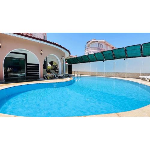 Super 4 Bedroom Villa with PoolVilla
