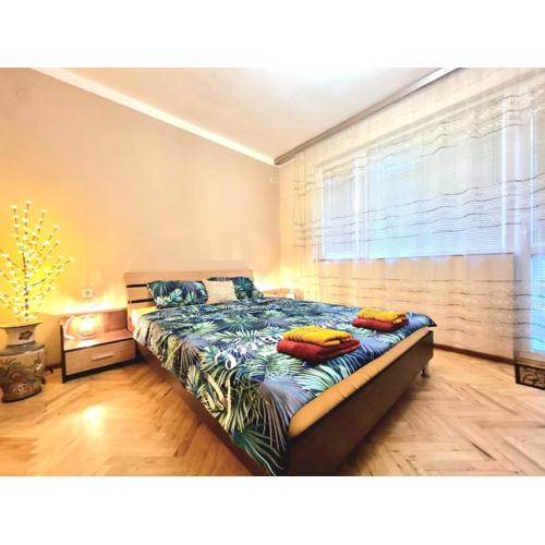 Super Center-Huge 2 bedrooms Apartment