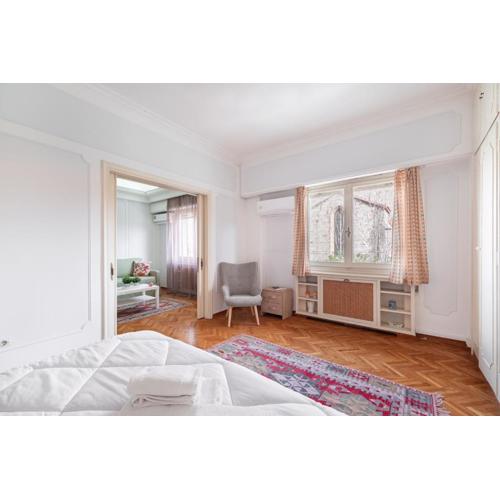Super Central Apartment in Syntagma by Athenian Keys
