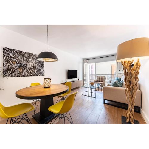 Super central Malaga Flat with Terrace and Free Parking
