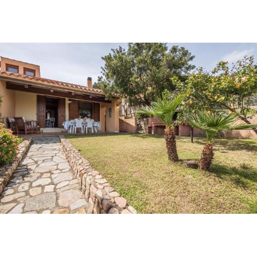 Super-equipped modern apartment - 700 meters from the sea