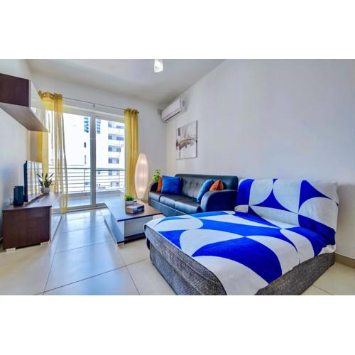 Super Location, St Julians, 2 Bedroom, Paceville APT 7 by Vaganza