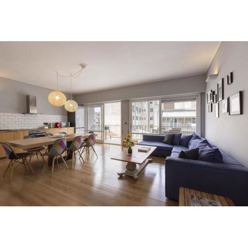 Super modern minimal flat nr metro & arch. Museum
