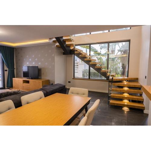 Süper villa havuzlu