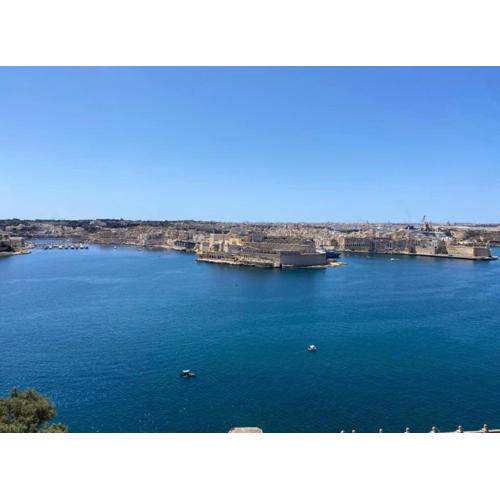 Superb 3 Bedroom Apartment in Valletta