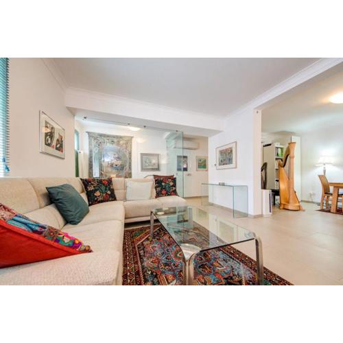 Superb 3 Bedroom Maisonette in Valletta