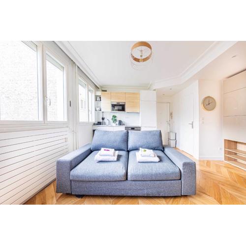 Superb Trocadero Eiffel Tower apartment