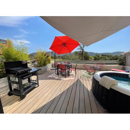 Superbe appartement sur le port, jacuzzi, piscine