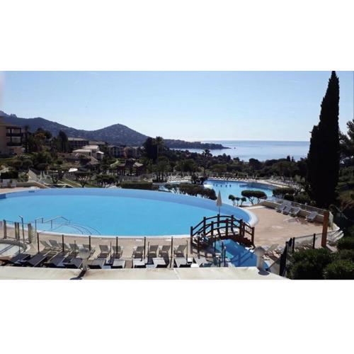 Superbe duplex T3 climatisé avec Terrasse et Solarium, magnifique vue Mer et Golf