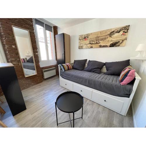 Superbe studio, NEUF, st Cyprien
