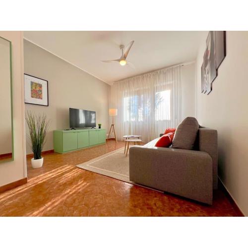 Superior 2 bed apt AC Parking WiFi - Sirolo centro