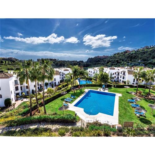 Superior 3BR GolfLA Apartment Minutes from Puerto Banus & Marbella