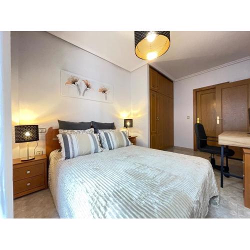 Superior La Playa! 3 Bedrooms! 2 Baths! Air Condition! Side Sea View!
