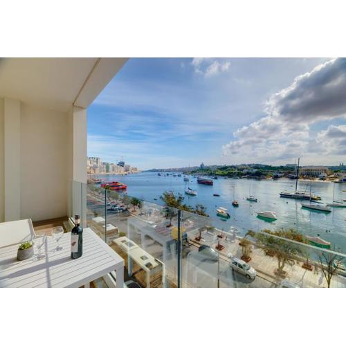 Superlative Apartment with Valletta and Harbour Views