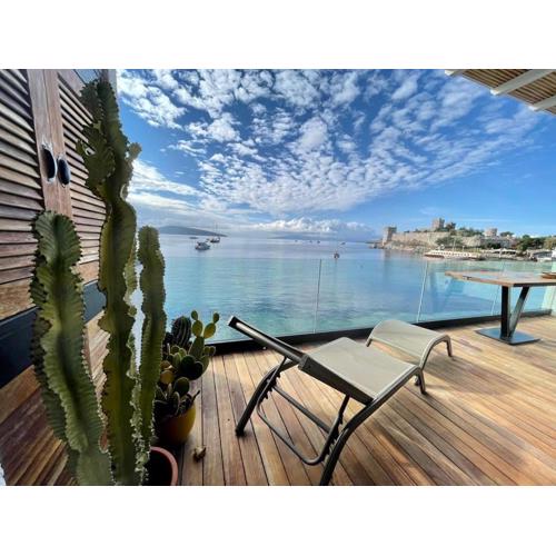 Surfer Caravan Gastro Pub Suites- Adults Only