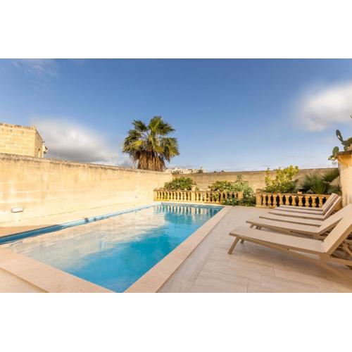 Surwig Gozitan Villa & Pool - Happy Rentals