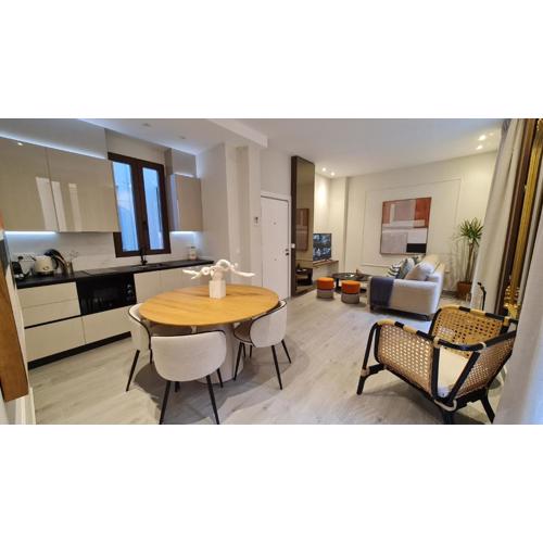Suspiro 101 Cosmopolitan Loft