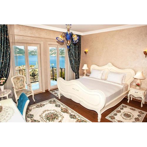 Swan Lake Hotel - Adult Only