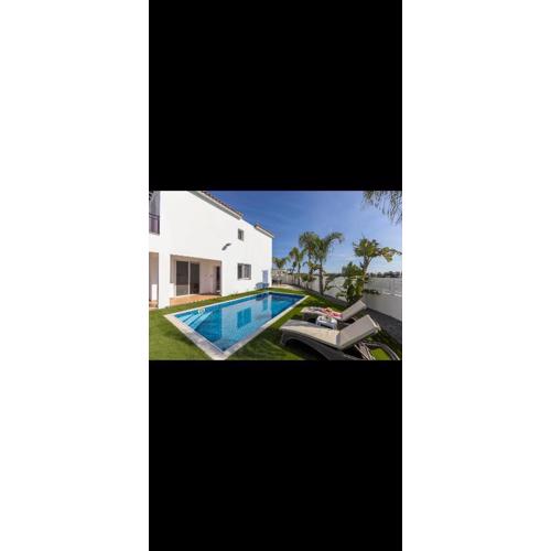 Sweet Seaview Villa