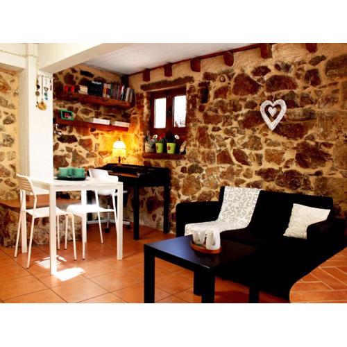 Sweet stone apartment in Imittos