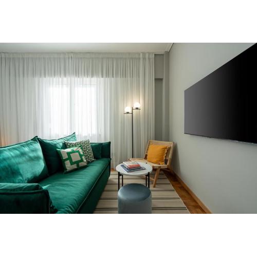 Syntagma Bliss: Athens Hub